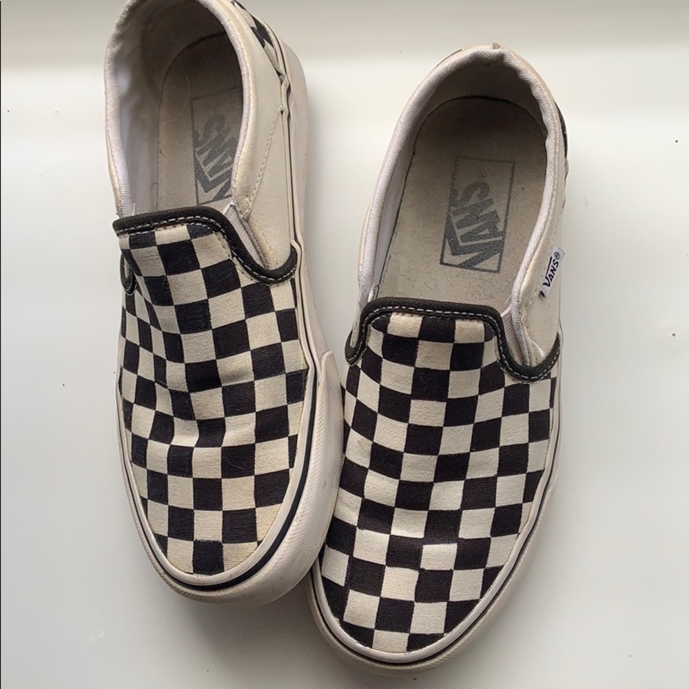 Checkered Vans (slip on)